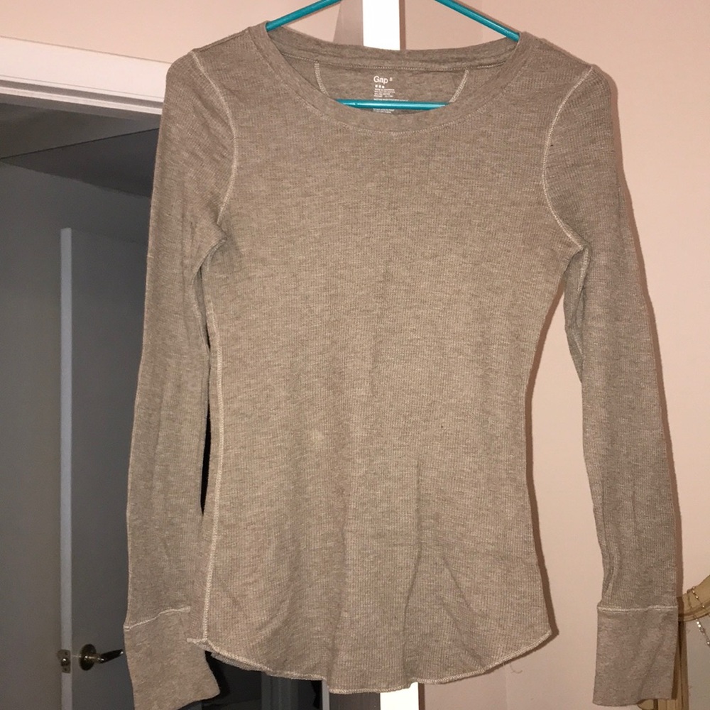 Basic Long Sleeved Shirt